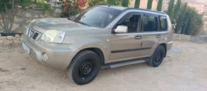 نيسان X-تريل 2004 مستعملة بحالة جيدة مع مواصفات يابانية ومميزات متقدمة