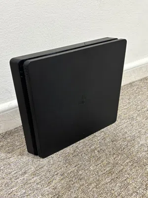 PlayStation 4 Slim