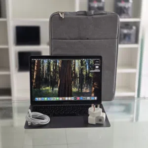 ماك بوك اير 256GB  - M1– كيبورد عربي – ضمان 3 شهور
