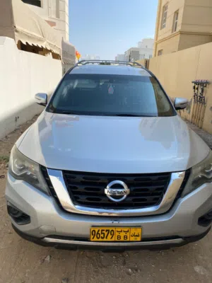 Used Nissan Pathfinder in Muscat