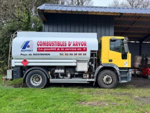 شاحنة نقل وقود