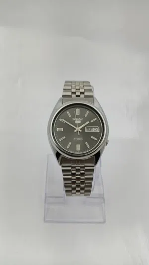 OREGIONAL SEIKO 5 WATCH JAPAN MADE  ALL OREGIONAL CONDITION  7009 AUTOMATIC MACHINE