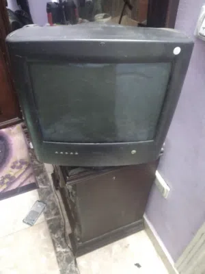 شاشة ديل 17 بوصة (CRT) بحالة ممتازة - Dell E771mm - لقطة!" يلا بسرعه قبل نفاذ الكميه