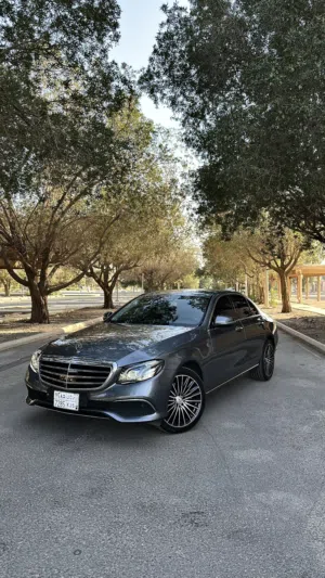مرسيدس e300 (2020)
