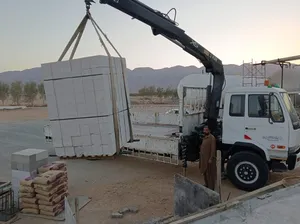 10 ton Hiab truck for rent . with Hiab crane, شاحنة هياب ونش 10 طن للإيجار. مع رافعة هياب