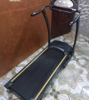 جهاز جري يتحمل وزن 120كيلو بي تحكم سرعه يدوي وشاشه وكلشي شغال بي