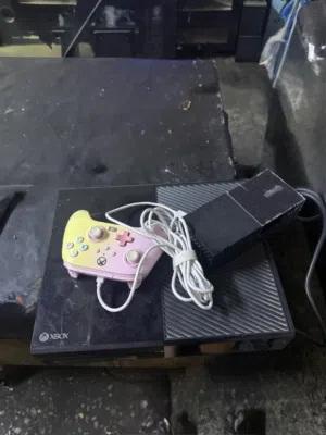 للبيع جهاز xbox one