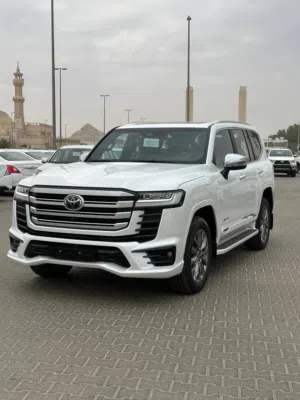 تويوتا لاندكروزر استيشن VXR 3.5 موديل 2026 Land Cruiser