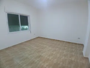 شقه فارغه ايجار في الجبيهه سوبر ديلوكس حي الريان طابق ثاني بحاله ممتازه