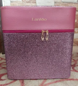 منظّم مكياج فاخر مع مرآة