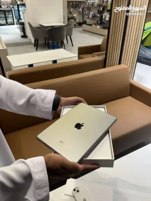 ايباد ابل اصلي بالكرتون مع الملحقات / السعر نااار خيااااالي