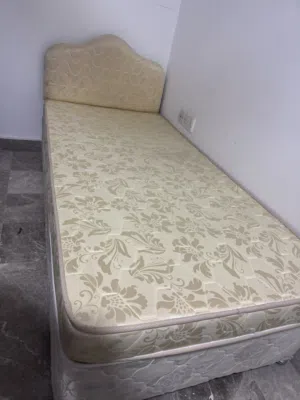 سرير و مرتبة
