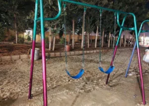 مرجوحة حديد مقعدين ربر جنزير