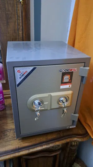 خزانة حديدية