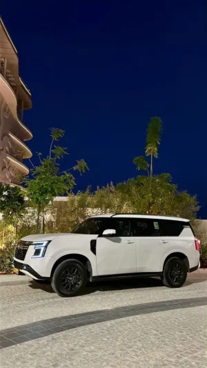 SUV Nissan in Muscat