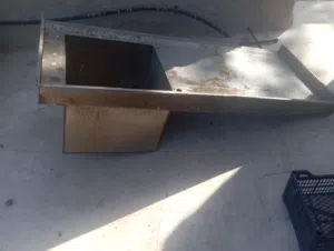 مجلى مطاعم فل ستيل بده بس غسله من الغبره