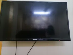 شاشة سامسونج 32 بوصة مستعملة