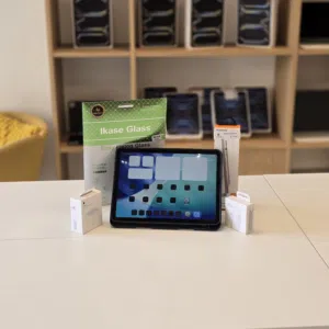 iPad Air M2 11-inch 128GB بحالة الجديد مع ملحقات