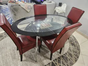 طاولة طعام مع 4 كراسى
