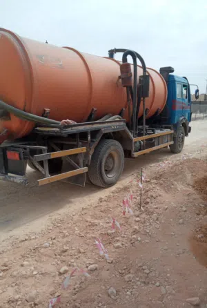 سيارت شفط مياه الصرف الصحي وتنظيف البيارت وسيارت تسليك مجاري