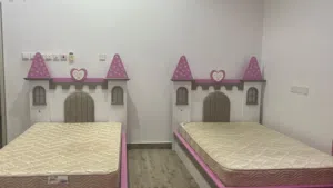 أسرة بنات بحالة جيدة - ladies beds