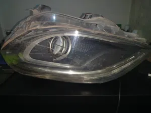 Mercedes b 250 car headlight ضوء سيارة مرسيدس بيج 250