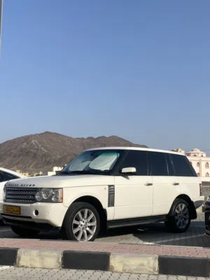 Used Land Rover Range Rover in Al Dakhiliya