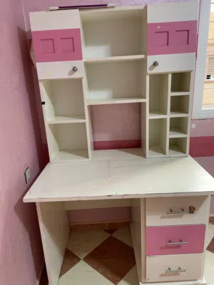 Chambre de nuit complète avec bureau et coiffeuse