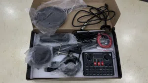 مايك احترافي مع ملحقاته والستاند ومكسر microphone with stand and mixer