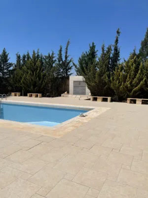 فيلا للبيع طريق المطار مقابل ايكيا على 2 دونم . حوض الغبيه