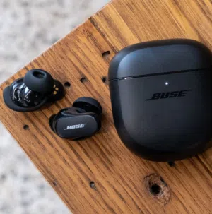 افضل ايربود  بالعالم  بالعزل والصوت شحن 6 ساعات وعلبه 18 ساعه  bose quietcomfort 2 تكملة بالوصف