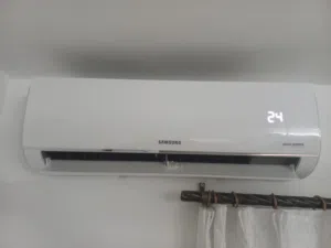 مكيف سامسونج طن واحد بحال الوكالة غاز R32 استعمال 8 شهور فقط كفالته معه للبيع للجادين