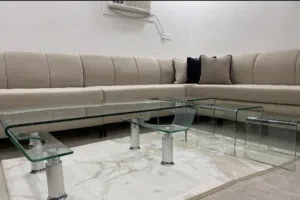 للبيع طقم طاولات أنيق وفخم