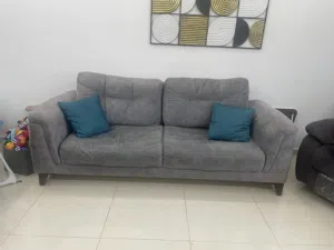 طقم معيشة مستعمل ثلاثية وثنائية للبيع