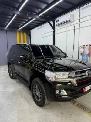 Used Toyota Land Cruiser in Abu Dhabi