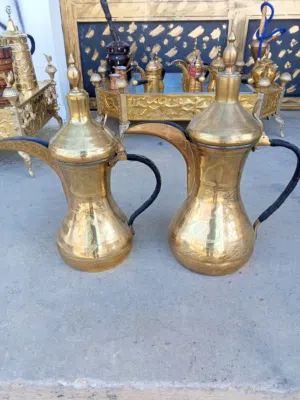 دلة حجم كبير ارتفاع 60 سنتيمتر نقش يدوي كامل