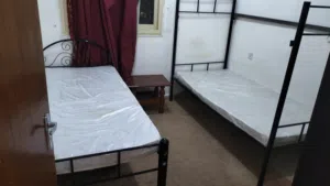 مطلوب شخص او شخصين لغرفة في شقة مجهزة بالكامل بالمهبولة قطعة 2 (الرجاء قراءه وصف الاعلان)