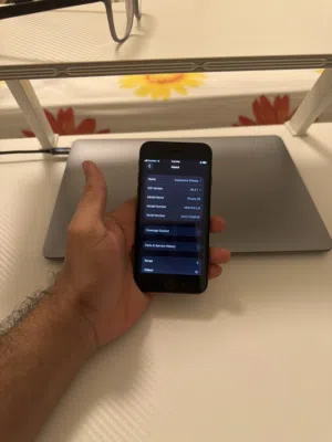 64 GB iPhone SE