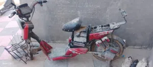 جسد دراجة هي وبطاريتها
