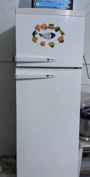 ثلاجة مستعملة نوع ڤيستل