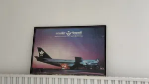 لوحة فنية لطائرة الخطوط الجوية السعودية – لقطة من عام 1984م