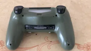 يد سوني4جديد مالها الا يومين