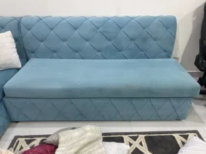 ثلاث قطع مع الطاولة جدد