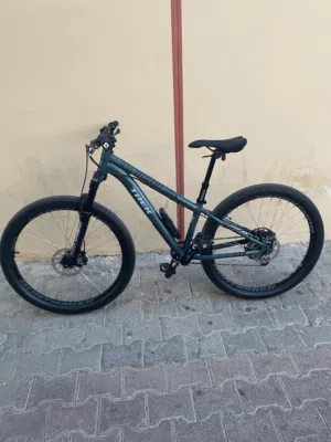 TREK 3 series ( Rebuild & Repainted) size 26 but small to medium
