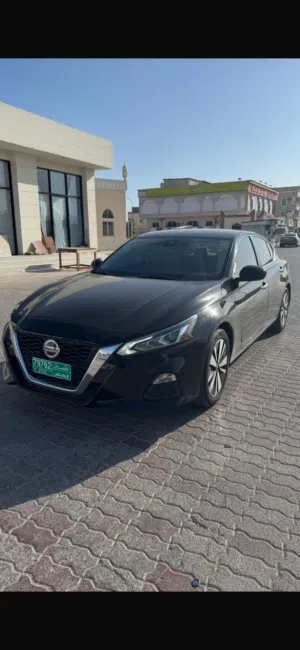 Used Nissan Altima in Dhofar