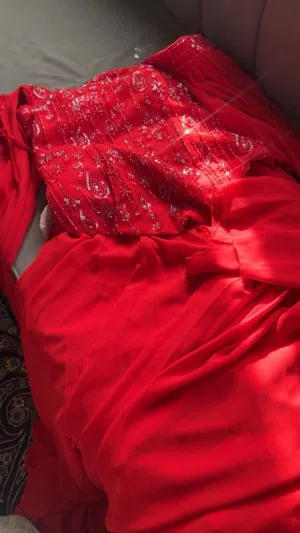 فستان للبيع ، للايجار كذلك فستان جميل جدا وانيق للمناسبة ووالاعراس وخطوبة وملكة جداً انيق
