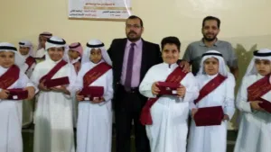معلم أول تأسيس الطلاب القراءة والكتابة وشرح القواعد النحويةوصعوبات التعلم