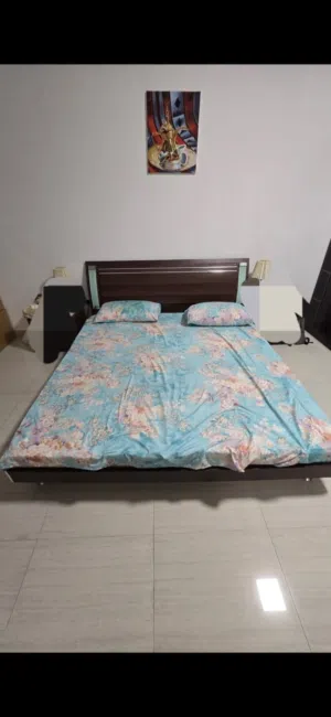 urgent sale super king size bed with mattres