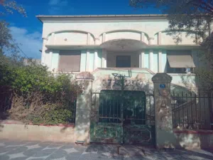 4 Bedrooms . 2 Bathrooms . 200 m23