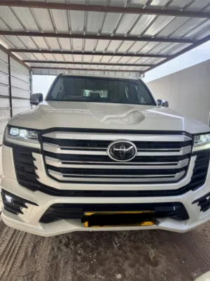 Used Toyota Land Cruiser in Muscat